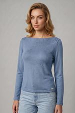 Blusa  Feminina Manga  Longa  Em Malha Texturizada Com Decote Canoa