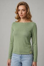 Blusa  Feminina Manga  Longa  Em Malha Texturizada Com Decote Canoa