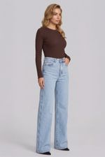Calça Feminina Jeans Wide Leg em Algodão com Lavagem Clara