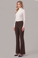 Calça  Feminina Flare  Em Crepe  De Malha Com  Nervura  Frontal 