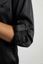 Camisa Feminina Manga Longa Em Cetim Com Brilho Acetinado