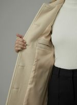 Casaco Feminino Alongado Em Velour Com Bolsos Embutidos