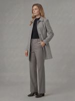 Casaco Feminino Alongado Em Velour Com Bolsos Embutidos