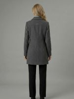 Casaco Feminino Alongado Em Velour Com Bolsos Embutidos