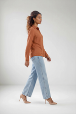 Camisa Feminina Manga Longa Em Viscose Com Poliamida E Prega Nas Costas