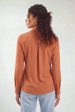 Camisa Feminina Manga Longa Em Viscose Com Poliamida E Prega Nas Costas