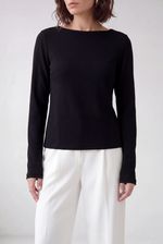 Blusa Feminina Manga Longa em Malha Premium com Decote Canoa
