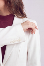 Blazer Feminino Clássico em Sarja com Alfaiataria