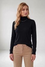 Blusa Feminina em Tricô com Cashmere e Gola Rolê
