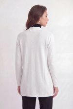 Cardigan Feminino Alongado em Tricô com Bolsos Frontais