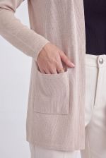 Cardigan Feminino Alongado em Tricô com Bolsos Frontais