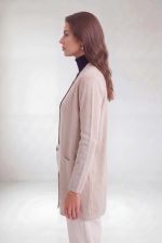 Cardigan Feminino Alongado em Tricô com Bolsos Frontais