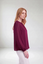 Blusa Feminina Social com Manga Bufante e Transparência Sutil