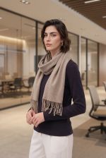 Xale Feminino Liso em Acrílico com Franjas