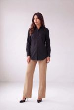 Camisa Feminina Slim em Tricoline com Elastano com 3 Botões no Busto