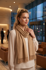 Xale Feminino Liso em Acrílico