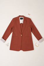 Blazer Feminino Alongado Desconstruído em Algodão com Forro Listrado