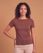 Blusa Feminina Básica Manga Curta em Viscolycra com Decote Canoa