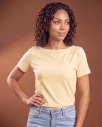 Blusa Feminina Básica Manga Curta em Viscolycra com Decote Canoa