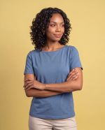 Blusa Feminina Básica Manga Curta em Viscolycra com Decote Canoa