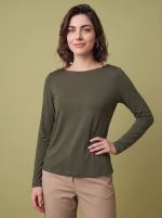 Blusa Feminina Básica em Malha com Decote Canoa
