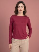 Blusa Feminina Básica em Malha com Decote Canoa