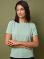 Blusa Feminina Básica Manga Curta em Viscolycra com Decote Canoa