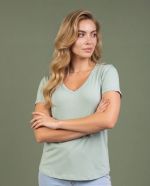 Blusa Feminina Básica Manga Curta em Viscolycra com Decote V