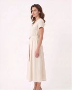 Vestido em linho misto com faixa