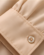 Camisa Feminina Acetinada Slim com Martingale