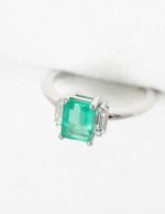 Anel Classic Esmeralda e Diamante