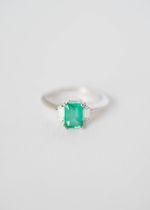 Anel Classic Esmeralda e Diamante