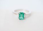 Anel Classic Esmeralda e Diamante