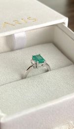 Anel Classic Esmeralda e Diamante