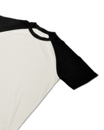 T-Shirt Raglan Black & Off - ESGOTADO