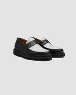 Loafer Legacy Preto e Off