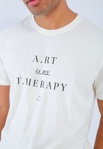 Camiseta Art Is My Therapy - Off White