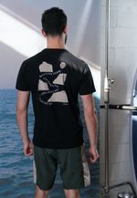 CAMISETA WHEN THE RIVER LOOKS BACK - PRETA