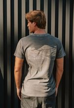 CAMISETA NOY EVERY RIVER SEEK THE OCEAN - PRETO