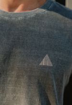 CAMISETA NOY EVERY RIVER SEEK THE OCEAN - PRETO