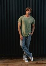 CAMISETA LIVIN THE OUTDOOR - VERDE MUSGO 