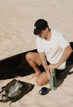 CAMISETA CABEÇA NAS ONDAS COLLAB SAL + THIPAN - OFF WHITE 