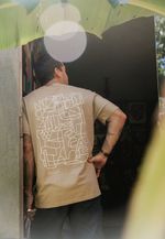 CAMISETA CABEÇA NAS ONDAS COLLAB SAL + THIPAN - VERDE MUSGO