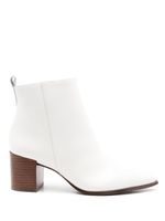 Bota Studio 111