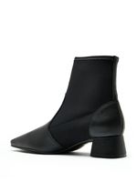Bota Studio 184 