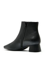Bota Studio 183 