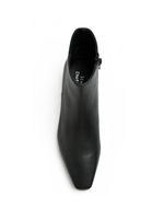 Bota Studio 183 