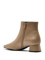 Bota Studio 183 