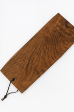 Tábua para Aperitivo em Madeira com Alça de Couro - 50x19x2cm