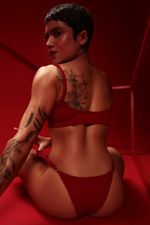 TANGA KI CANELADA CEREJA | KI CHERRY RIBBED CHEEKY SHORTS